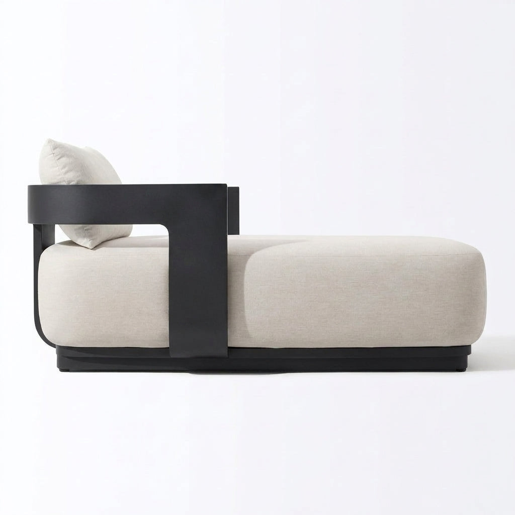 Aris Chaise - side view